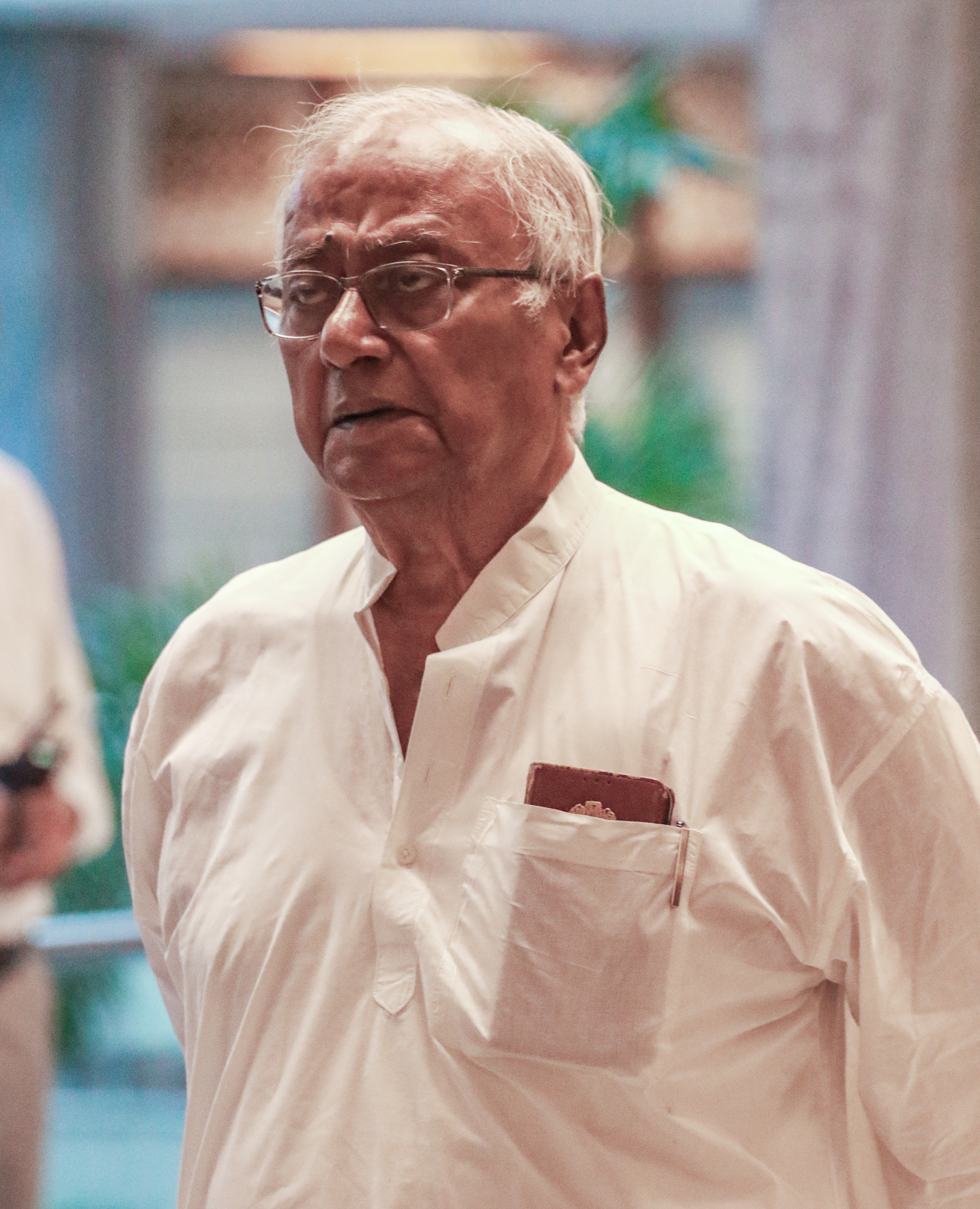Trinamool MP Saugata Roy faces protests from BJP workers, people outside Kolkata airport