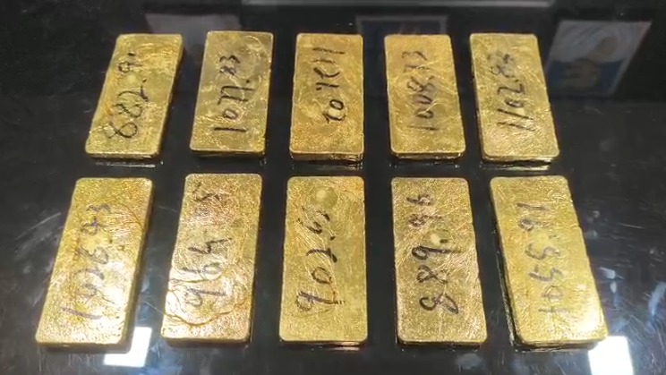 From Gorakhpur to Delhi: Police intercept car carrying 10 kg gold
