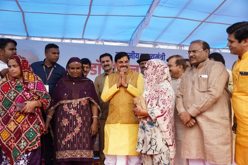 MP CM's family land deals in Ujjain spark corruption allegations | Quick Digest