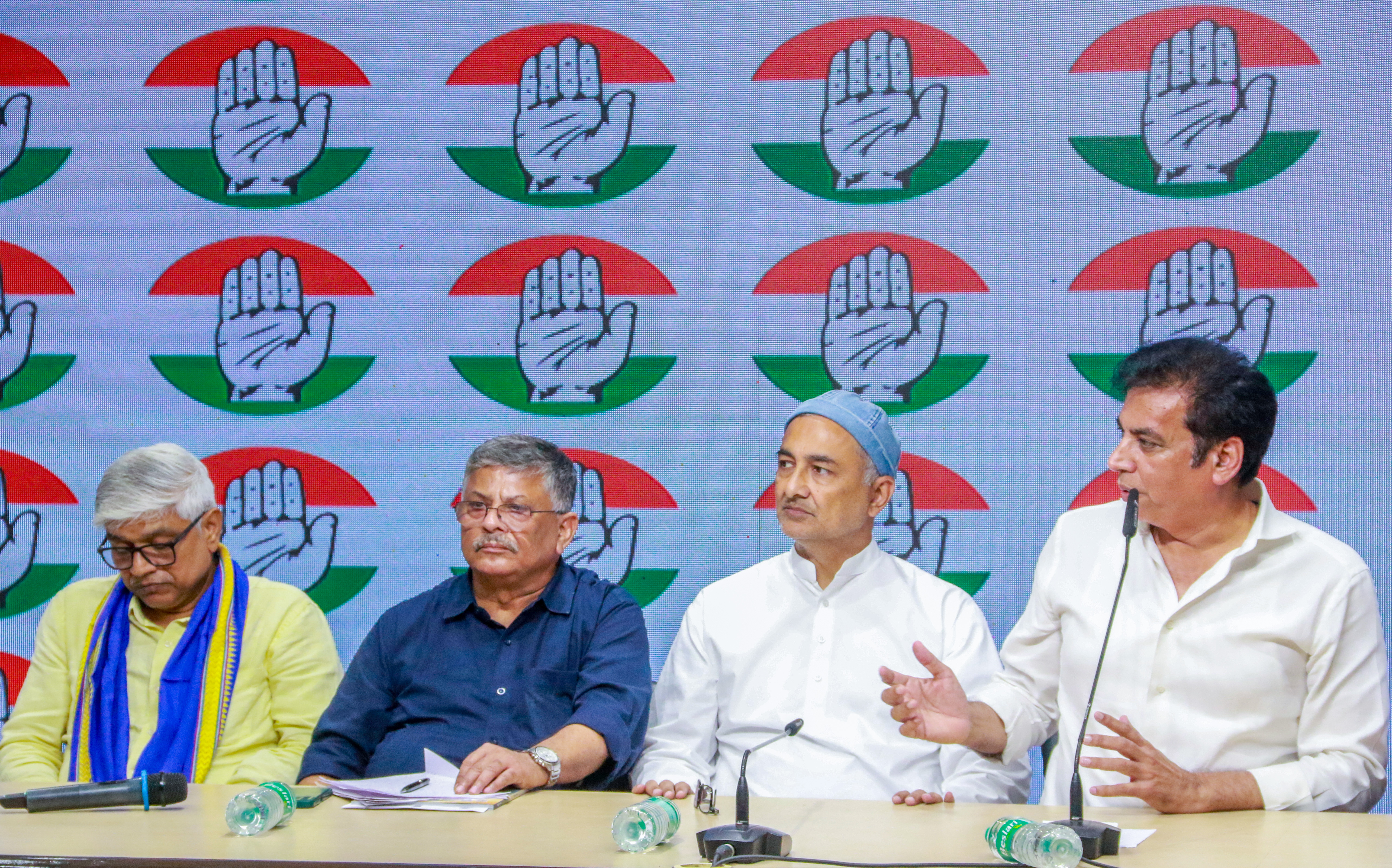 Former DUTA chief Aditya Narayan Mishra joins Congress