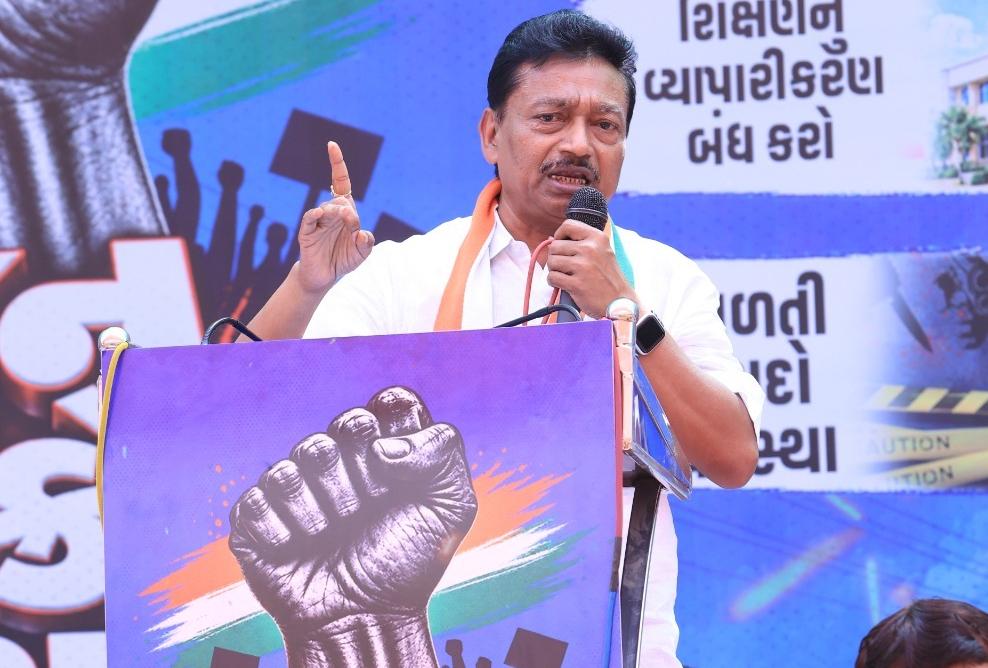 Khedawala's conduct was personal, says Gujarat Cong leader on 'Vande Mataram' row