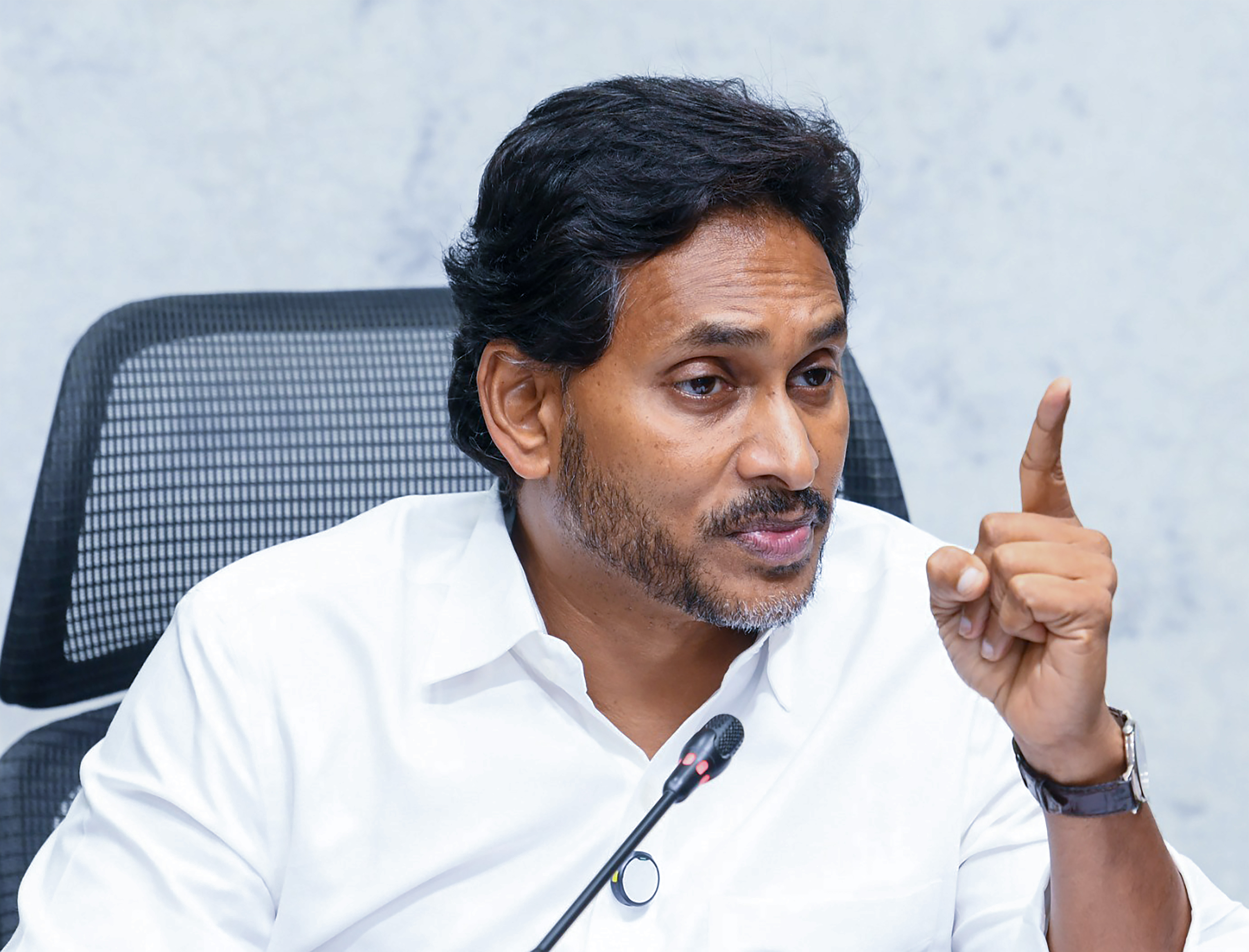 Jagan slams Chandrababu Naidu over ‘Andhra Police posing as FBI’