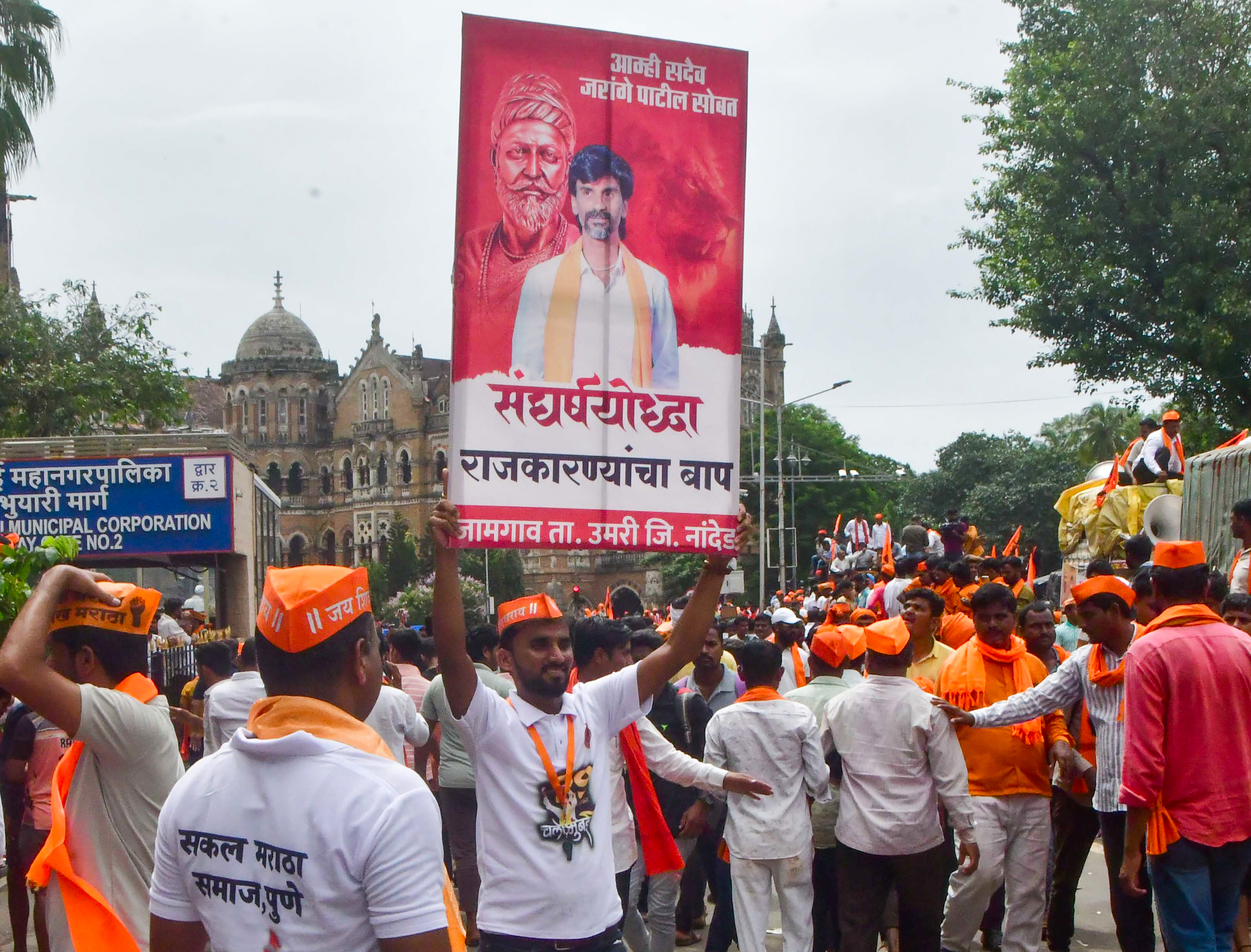 Shinde defends Maha 10 pc quota record; urges Jarange Patil to avoid Mumbai protest